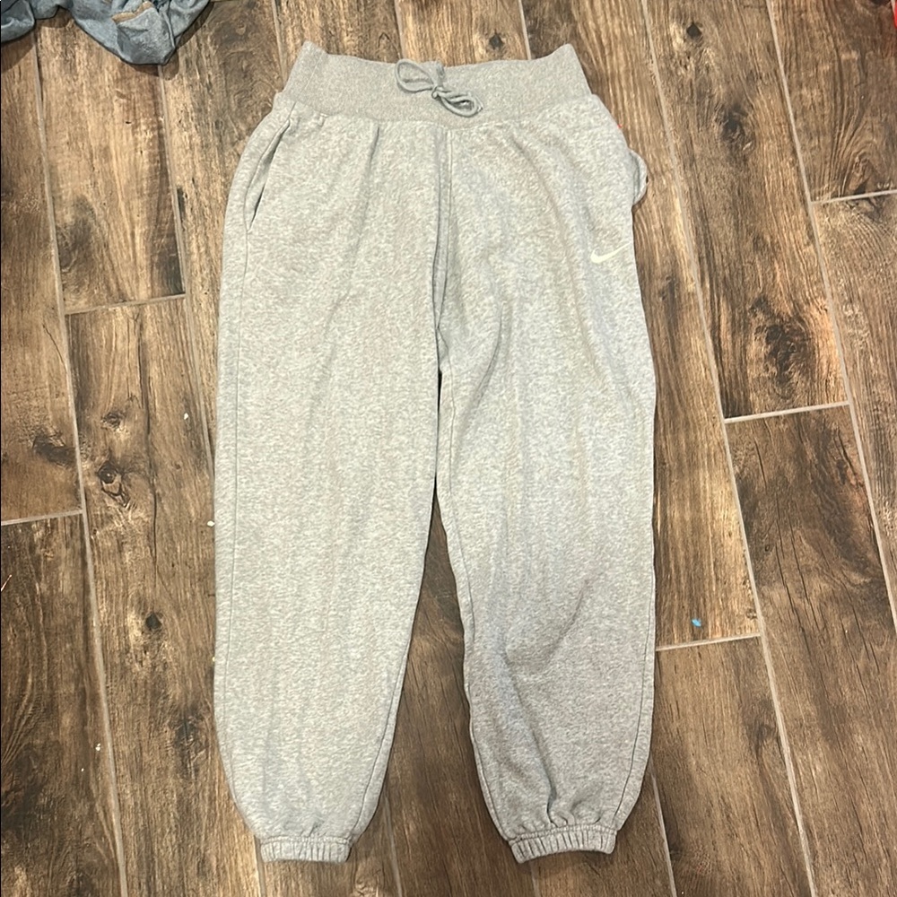 Gray small Nike sweat pants